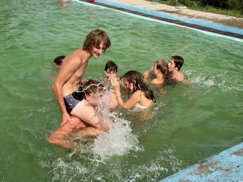 mb060725005.jpg